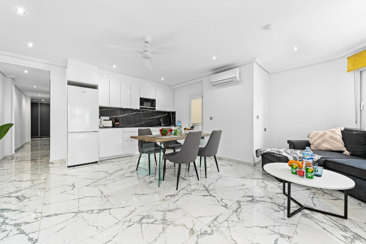 Apolo Beach Front - Sea View Luxury Apartment Torrevieja Exteriér fotografie
